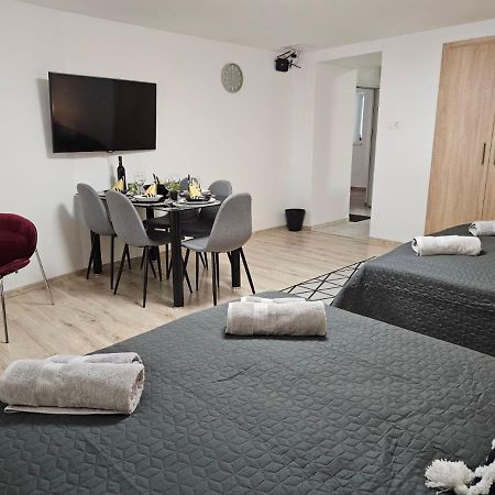 Holiness Apartmanok Szeged Bagian luar foto