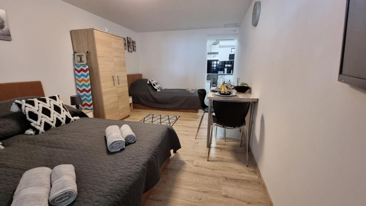Holiness Apartmanok Szeged Bagian luar foto