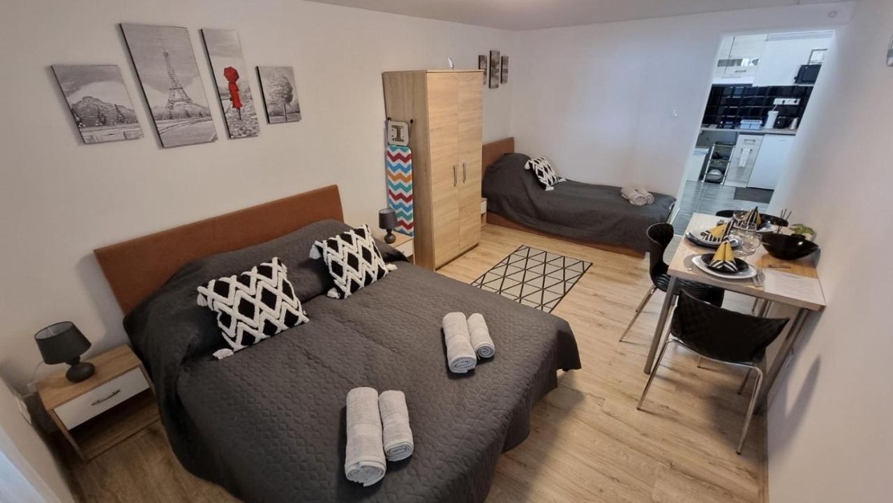 Holiness Apartmanok Szeged Bagian luar foto